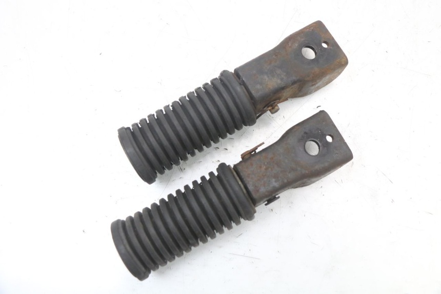 photo de SET ACHTERSTE VOETSTEUNEN SYM XS 125 (2007 - 2016) - Zoom op gebruiksstaat