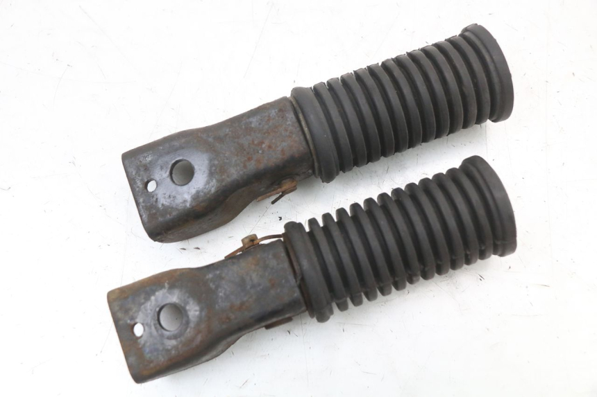 photo de SET ACHTERSTE VOETSTEUNEN SYM XS 125 (2007 - 2016) - Andere kijkhoek