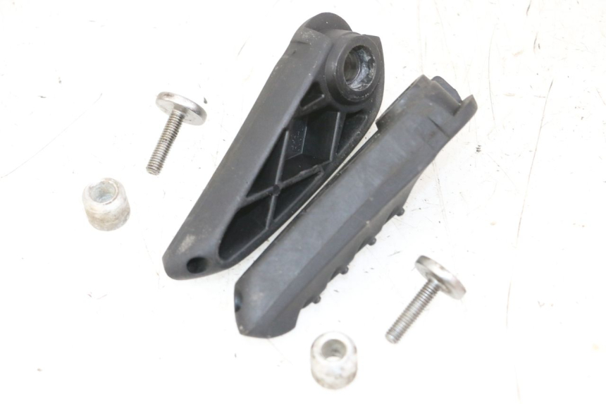 photo de SET ACHTERSTE VOETSTEUNEN YAMAHA NEOS NEO'S 4T 50 (2008 - 2016) - Andere kijkhoek