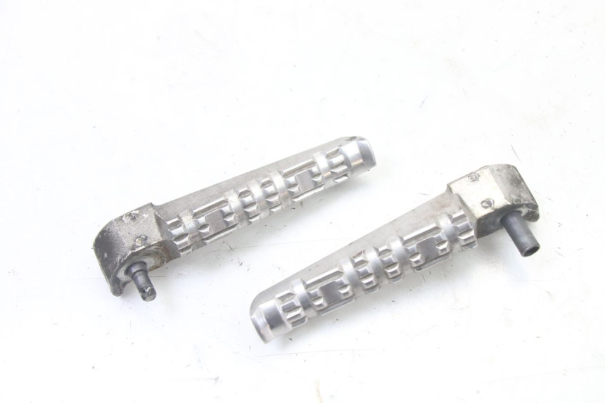 photo de SET ACHTERSTE VOETSTEUNEN YAMAHA YP X-MAX XMAX 400 (2014 - 2017) - Detail van het onderdeel