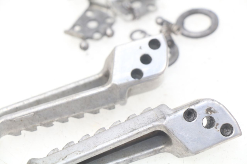 photo de SET ACHTERSTE VOETSTEUNEN KAWASAKI Z S 750 (2003 - 2006) - Zoom op gebruiksstaat