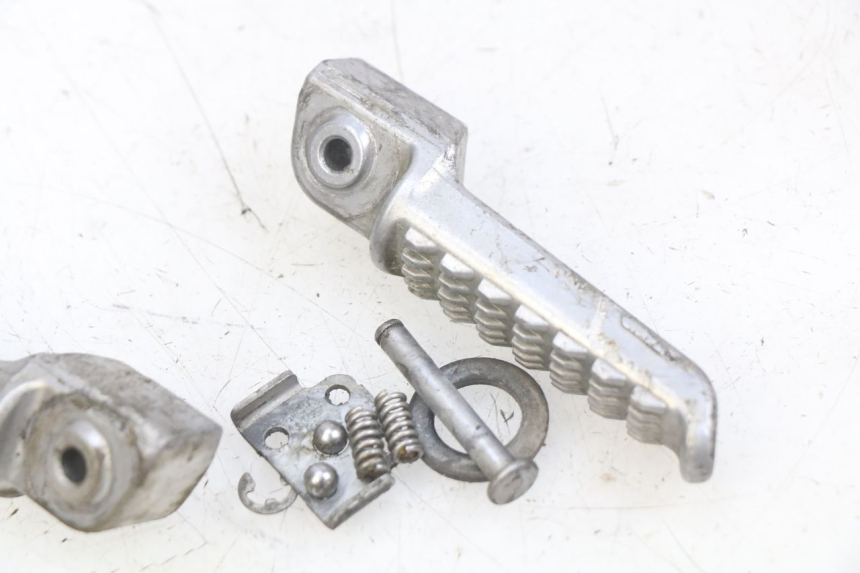 photo de SET ACHTERSTE VOETSTEUNEN KAWASAKI Z 750 (2007 - 2013) - Andere kijkhoek