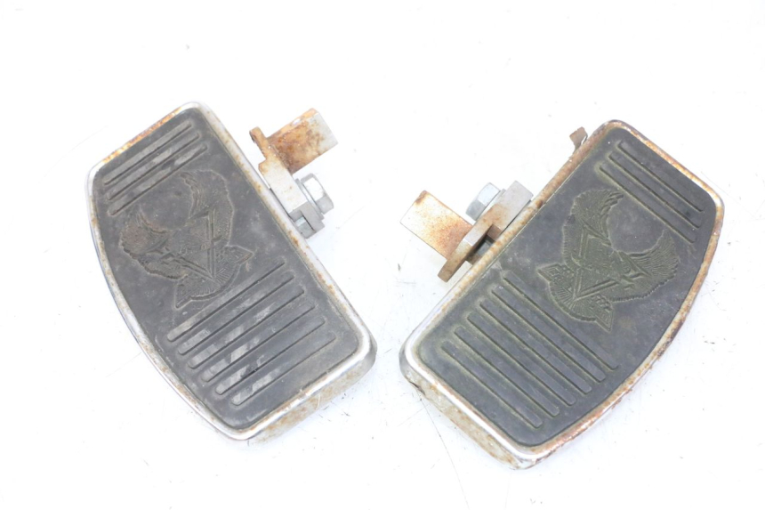 photo de SET VOETSTEUNEN VOORZIJDE HYOSUNG GV AQUILA 125 (2000 - 2009) - Hoofdaanzicht
