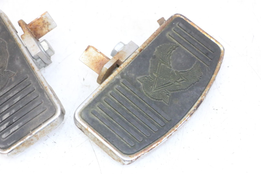 photo de SET VOETSTEUNEN VOORZIJDE HYOSUNG GV AQUILA 125 (2000 - 2009) - Productaanzicht