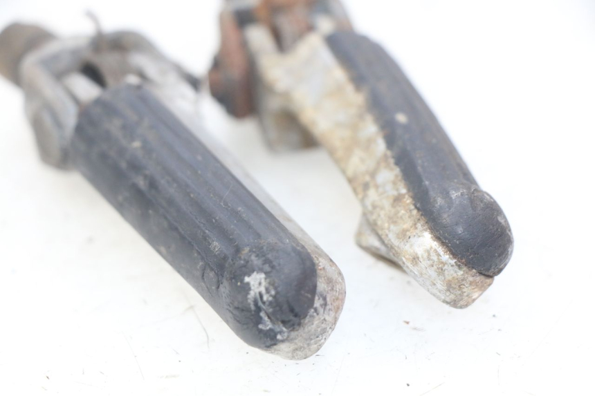 photo de SET VOETSTEUNEN VOORZIJDE HONDA CBR RR FIREBLADE 900 (1992 - 1994) - Detail van het onderdeel