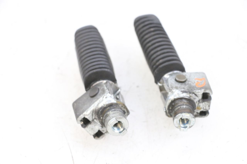 photo de SET VOETSTEUNEN VOORZIJDE SUZUKI GSF N BANDIT 600 (1996 - 1999) - Technische close-up