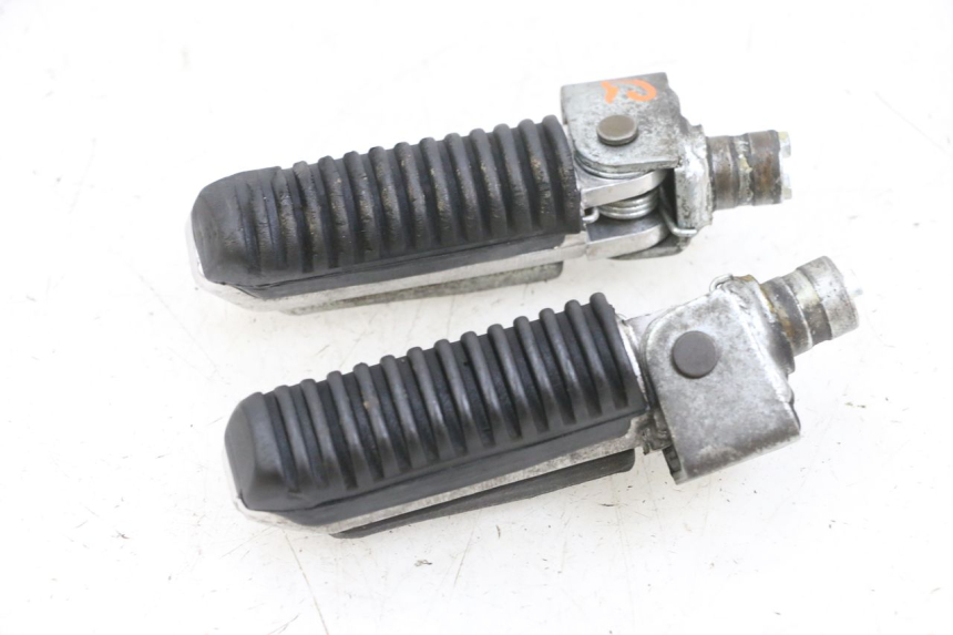 photo de SET VOETSTEUNEN VOORZIJDE SUZUKI GSF N BANDIT 600 (1996 - 1999) - Overzicht