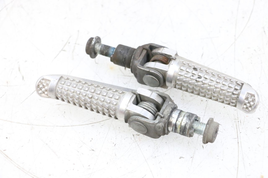 photo de SET VOETSTEUNEN VOORZIJDE SUZUKI GSXR GSX-R 1000 (2003 - 2004) - Hoofdaanzicht