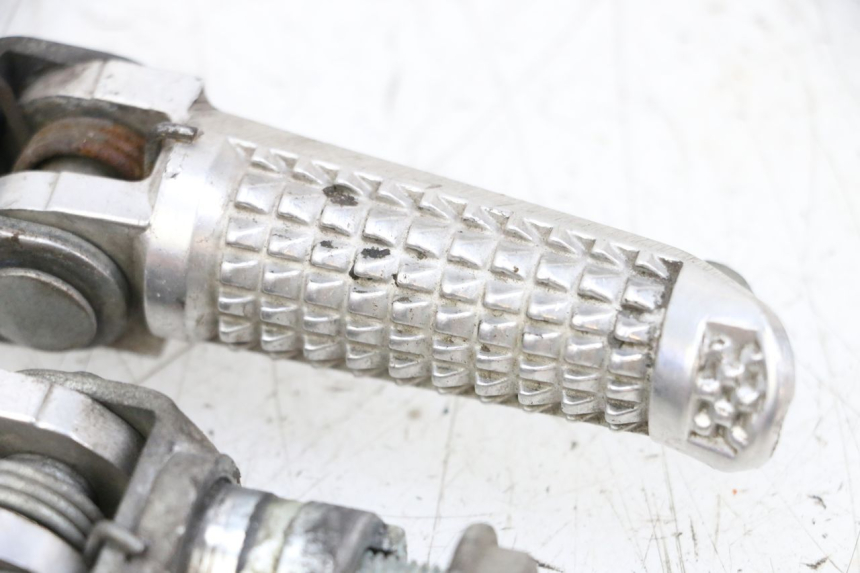 photo de SET VOETSTEUNEN VOORZIJDE SUZUKI GSXR GSX-R 1000 (2003 - 2004) - Staat van het oppervlak