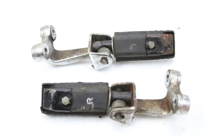 photo de SET VOETSTEUNEN VOORZIJDE SYM HUSKY 125 (1999 - 2005) - Andere kijkhoek