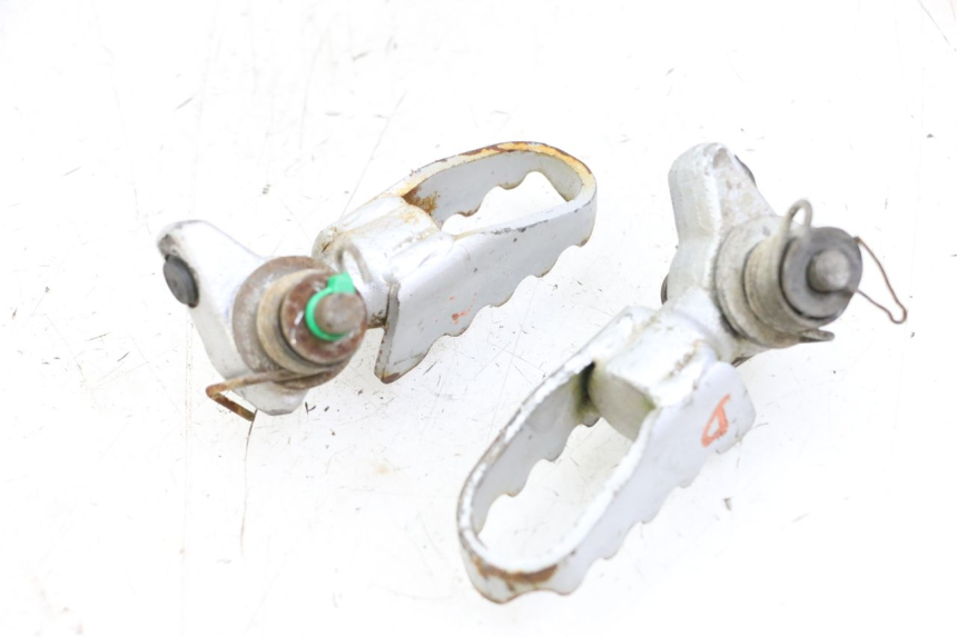 photo de SET VOETSTEUNEN VOORZIJDE KYMCO STRYKER OFF ROAD 125 (1999 - 2005) - Detail van het onderdeel