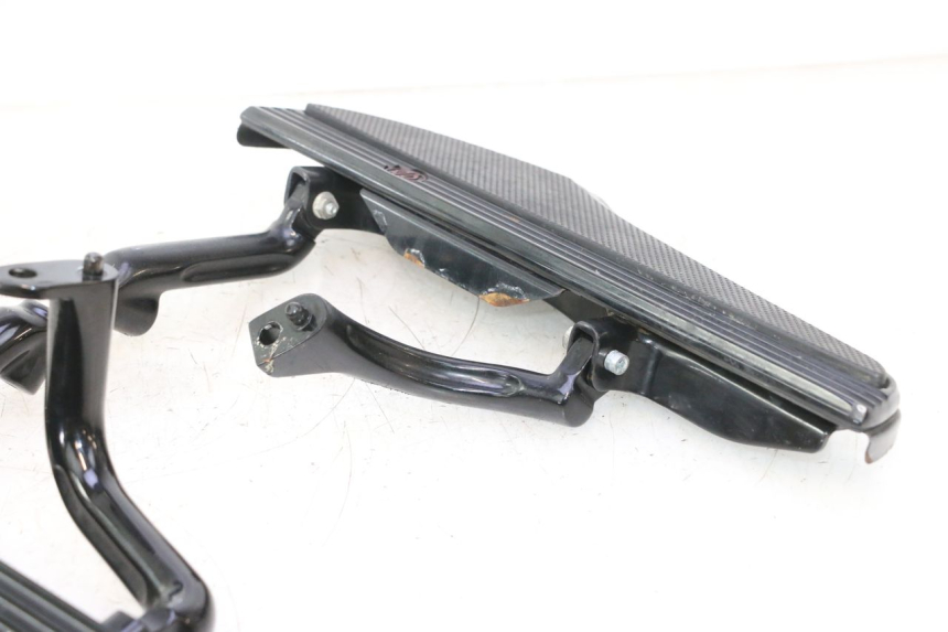 photo de PAAR VOORSTE VOETSTEUNEN HARLEY DAVIDSON ROAD GLIDE FLTRXSE 1920 (2018 - 2022) - Kenmerkende details