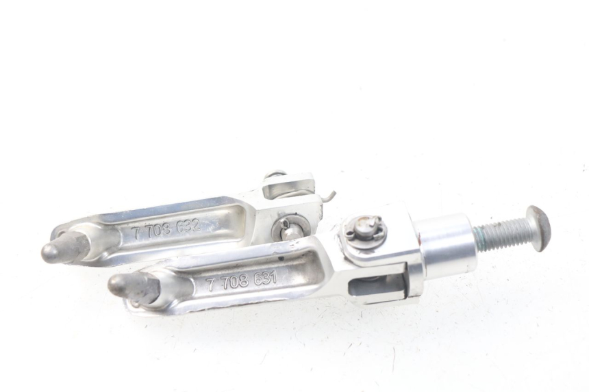 photo de SET VOETSTEUNEN VOORZIJDE BMW S RR ABS S1000RR 1000 (2009 - 2011) - Detail van het onderdeel