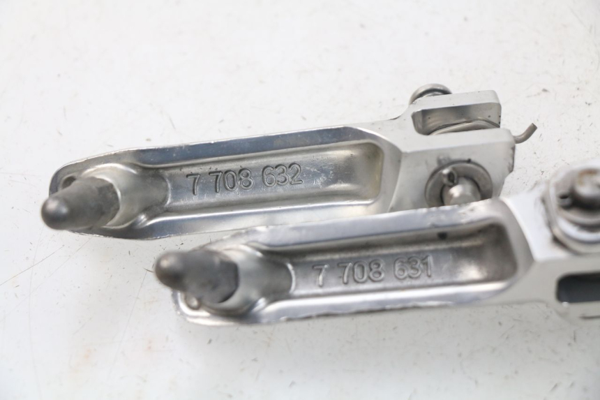 photo de SET VOETSTEUNEN VOORZIJDE BMW S RR ABS S1000RR 1000 (2009 - 2011) - Andere kijkhoek