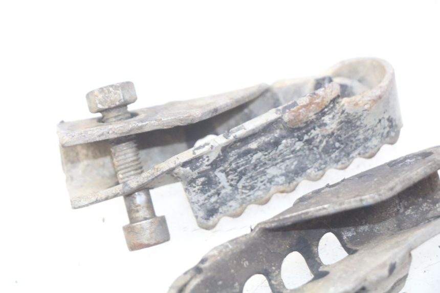 photo de SET VOETSTEUNEN VOORZIJDE DERBI SENDA 50 (2003 - 2005) - Zoom op gebruiksstaat