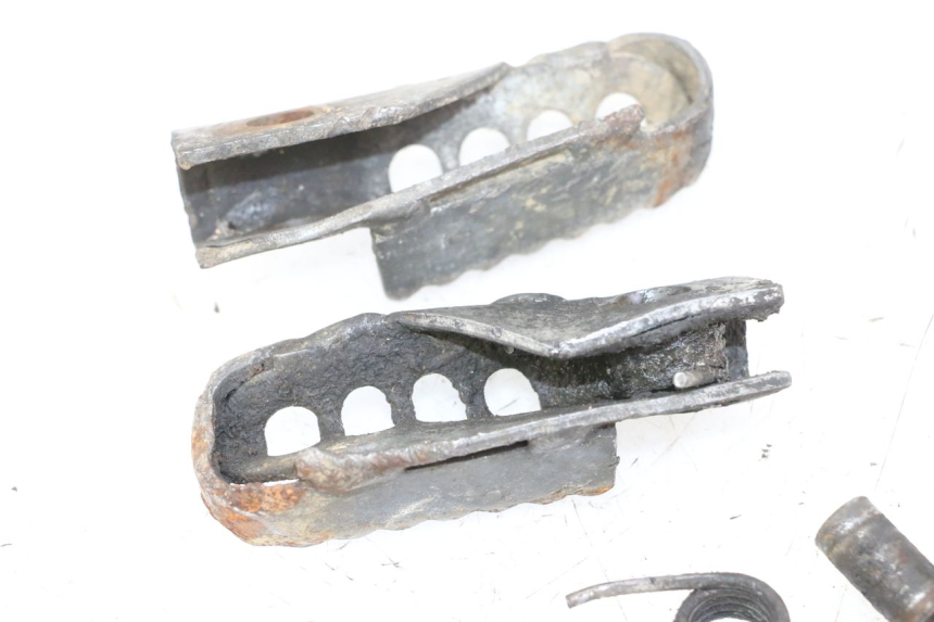 photo de SET VOETSTEUNEN VOORZIJDE GILERA SMT SUPERMOTARD 50 (2009 - 2017) - Zoom op gebruiksstaat