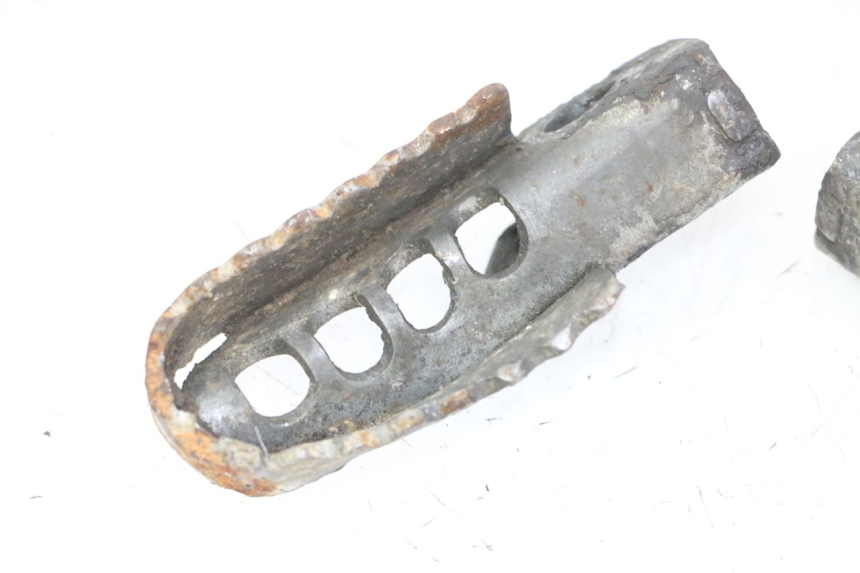 photo de SET VOETSTEUNEN VOORZIJDE GILERA SMT SUPERMOTARD 50 (2009 - 2017) - Staat van het oppervlak