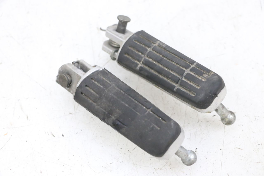 photo de SET VOETSTEUNEN VOORZIJDE YAMAHA TDM ABS 900 (2002 - 2014) - Technische close-up