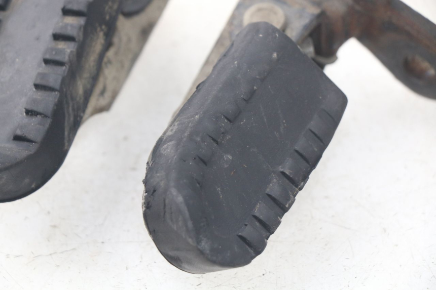 photo de SET VOETSTEUNEN VOORZIJDE YAMAHA TW 125 (1998 - 2002) - Overzicht