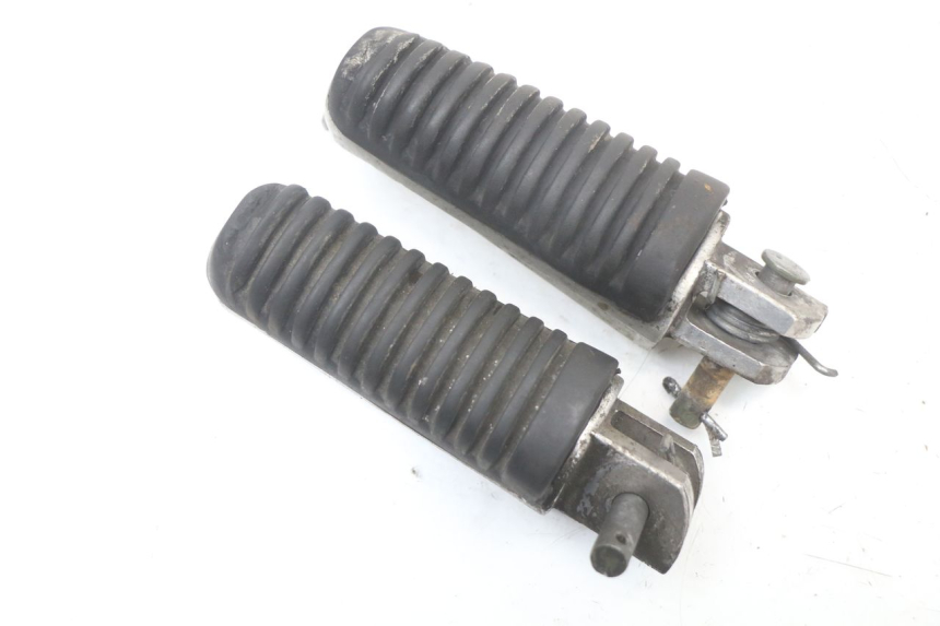photo de SET VOETSTEUNEN VOORZIJDE YAMAHA XJS DIVERSION 600 (1997 - 1999) - Detail van het onderdeel