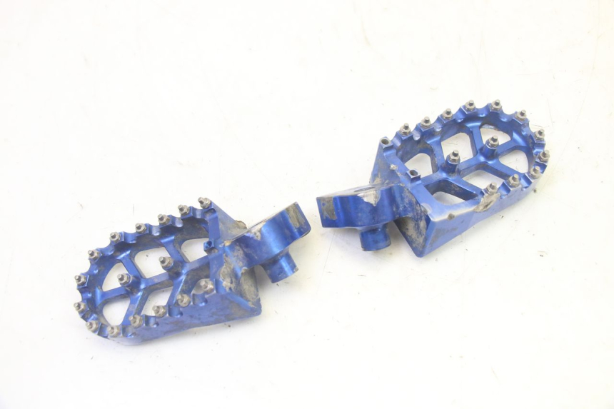 photo de SET VOETSTEUNEN VOORZIJDE YAMAHA YZ-F YZF 250 (2014 - 2018) - Bevestigingspunten