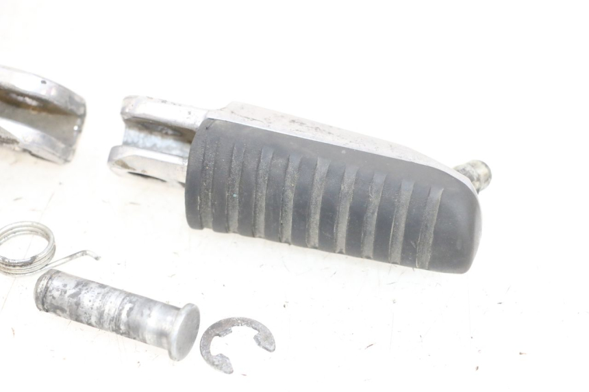 photo de SET VOETSTEUNEN VOORZIJDE KAWASAKI ZR 7 750 (1999 - 2004) - Technische close-up