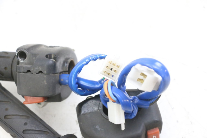 photo de SET SCHAKELAARS KYMCO AGILITY 4T 50 (2005 - 2018) - Zoom op gebruiksstaat