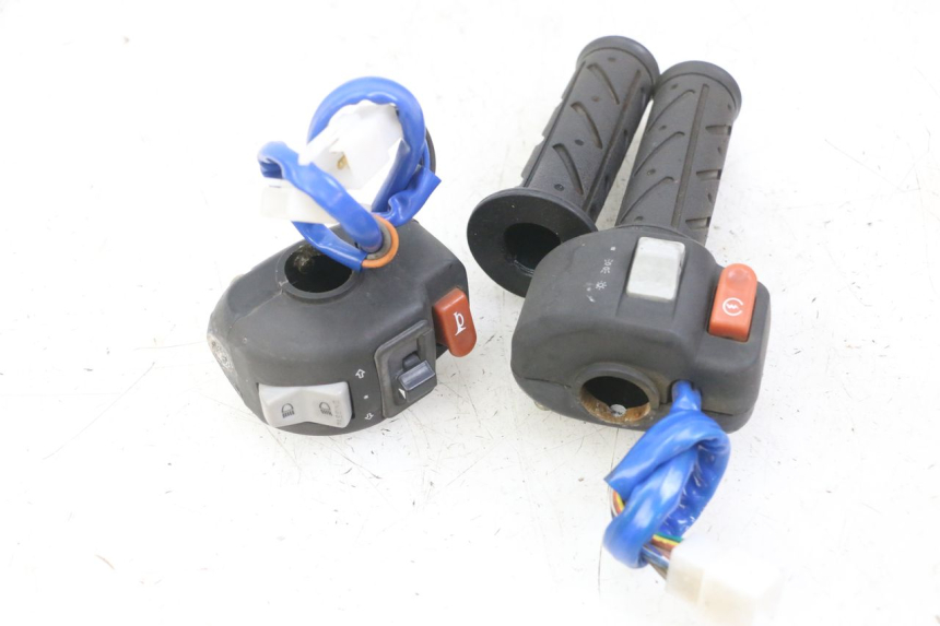 photo de SET SCHAKELAARS KYMCO AGILITY 4T 50 (2005 - 2018) - Gecontroleerd onderdeel