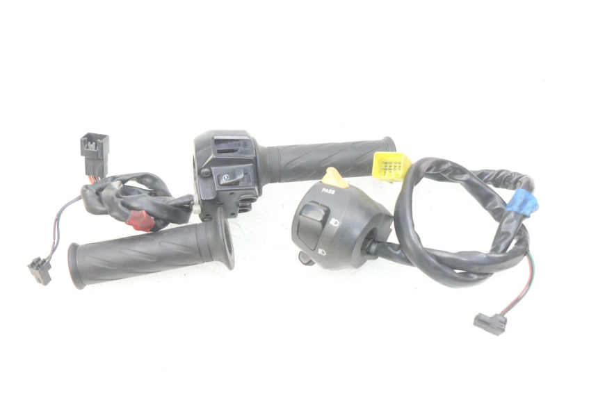 photo de SET SCHAKELAARS SUZUKI BURGMAN 125 (2007 - 2014) - Detail van het onderdeel