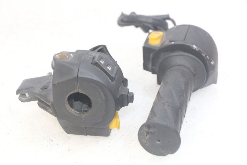 photo de SET SCHAKELAARS PEUGEOT KISBEE 2T 50 (2010 - 2017) - Bevestigingspunten