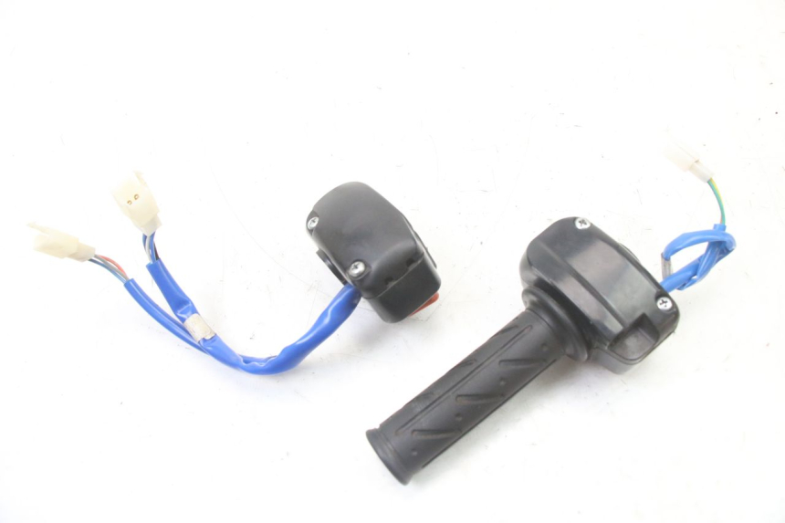 photo de SET SCHAKELAARS KYMCO AGILITY 4T 50 (2018 - 2022) - Zoom op gebruiksstaat