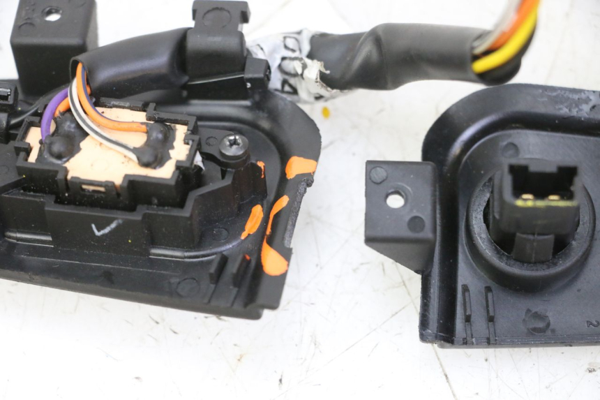 photo de SET SCHAKELAARS PIAGGIO MP3 HPE 310 (2024 - 2025) - Andere kijkhoek