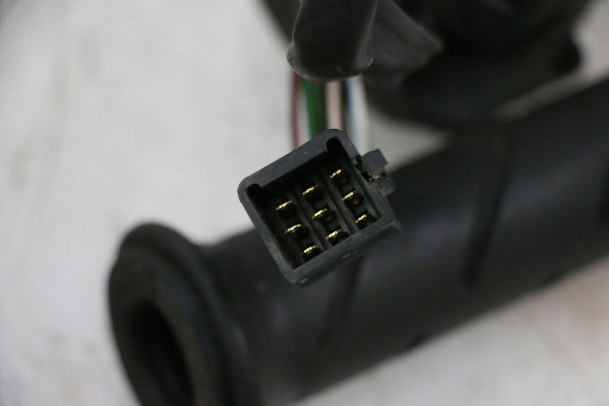 photo de SET SCHAKELAARS PEUGEOT SATELIS 125 (2013 - 2018) - Andere kijkhoek