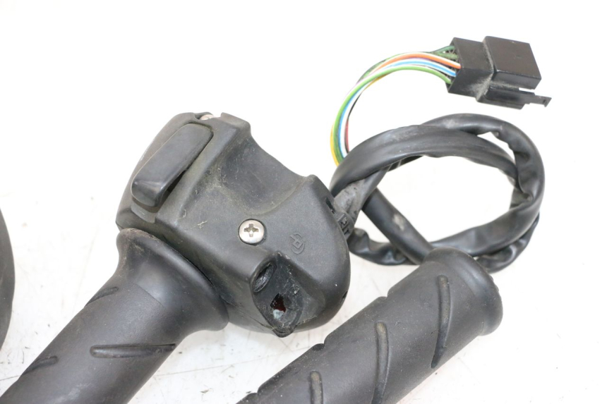 photo de SET SCHAKELAARS PEUGEOT SATELIS 125 (2013 - 2018) - Staat van het oppervlak