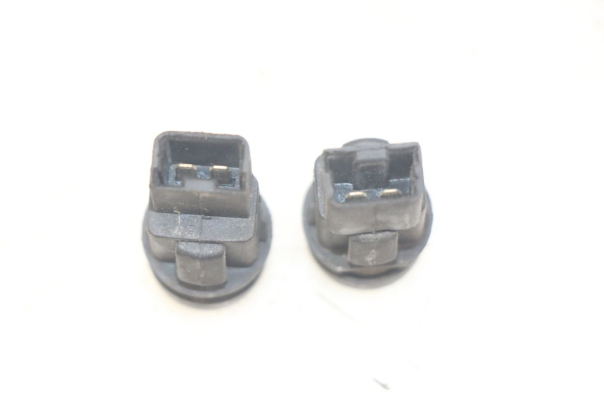 photo de SET SCHAKELAARS PIAGGIO XEVO - X EVO 125 (2007 - 2017) - Detail van het onderdeel