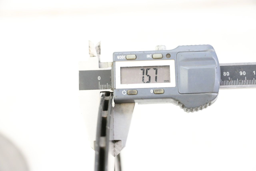 photo de SET VOORSTE REMSCHIJVEN YAMAHA FJ 36Y 1100 (1984 - 1985) - Zoom op gebruiksstaat