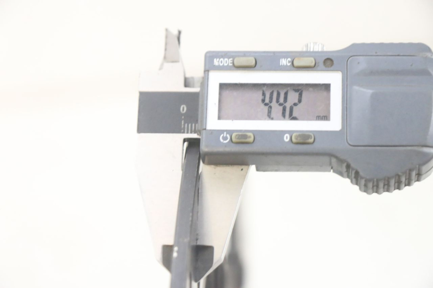 photo de SET VOORSTE REMSCHIJVEN YAMAHA FJR ABS 1300 (2006 - 2012) - Detail van het onderdeel