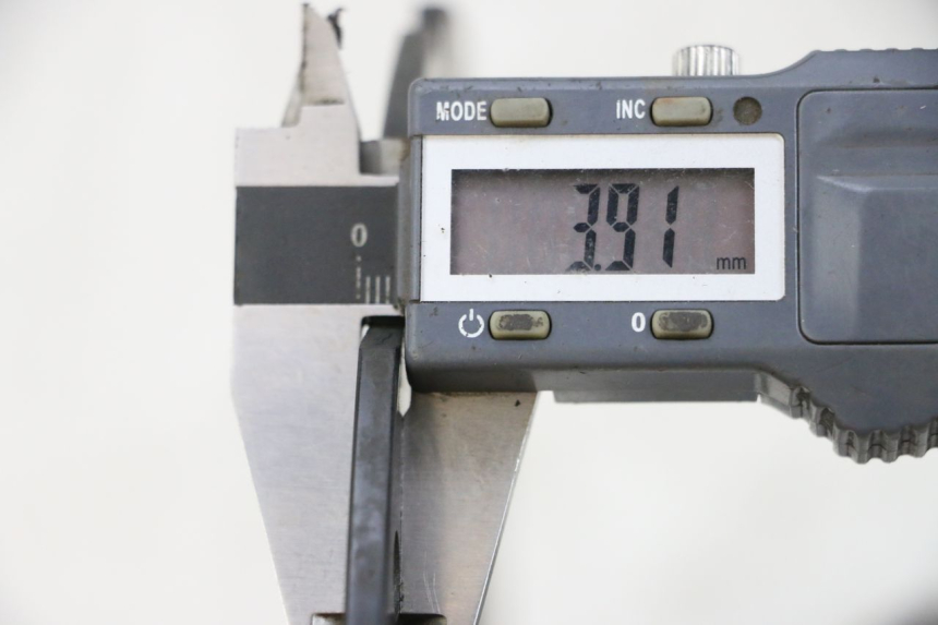 photo de SET VOORSTE REMSCHIJVEN PIAGGIO MP3 HPE 300 (2019 - 2026) - Zoom op gebruiksstaat