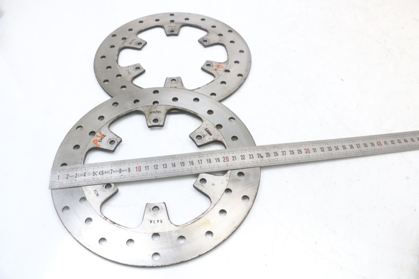 photo de SET VOORSTE REMSCHIJVEN PIAGGIO MP3 125 (2006 - 2014) - Zoom op gebruiksstaat