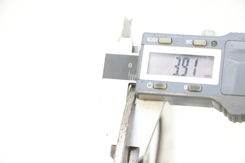 photo de SET VOORSTE REMSCHIJVEN PIAGGIO MP3 RL 250 (2006 - 2010) - Zoom op gebruiksstaat