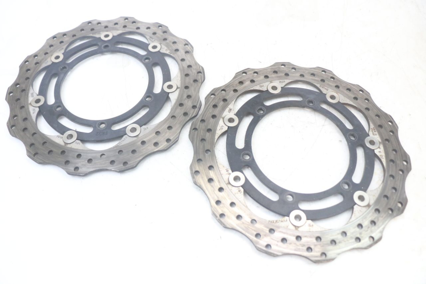 photo de SET VOORSTE REMSCHIJVEN YAMAHA TDM ABS 900 (2002 - 2014) - Hoofdaanzicht