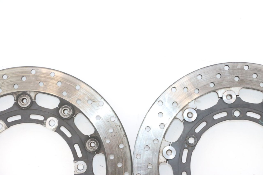 photo de PAAR VOORSTE REMSCHIJVEN YAMAHA XJR 1300 (1998 - 2002) - Kenmerkende details