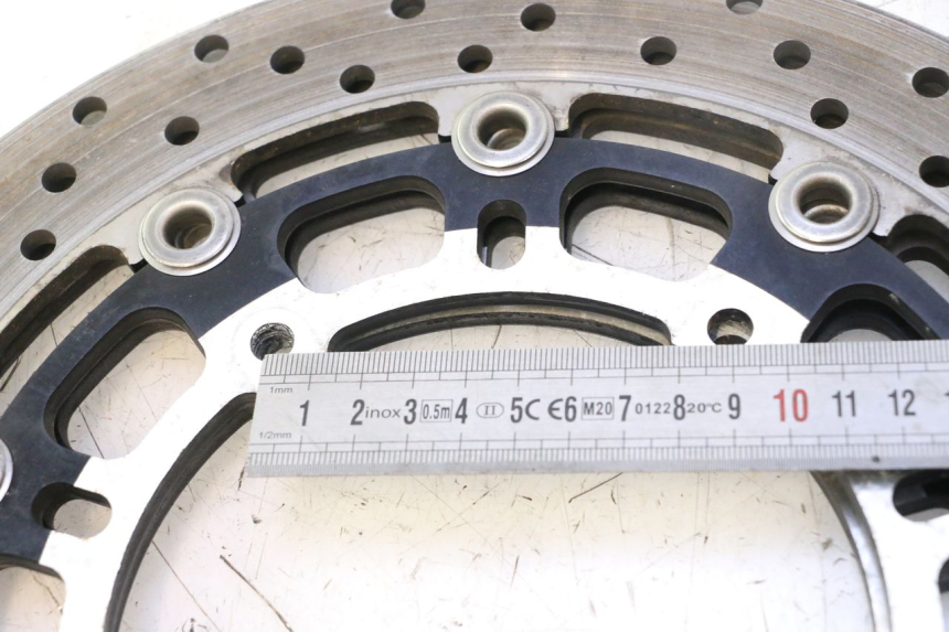 photo de PAAR VOORSTE REMSCHIJVEN YAMAHA YZF R6 600 (2008 - 2009) - Zoom op componenten