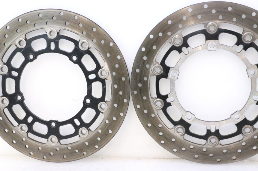 photo de PAAR VOORSTE REMSCHIJVEN YAMAHA YZF R6 600 (2008 - 2009) - Andere kijkhoek