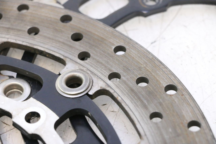 photo de PAAR VOORSTE REMSCHIJVEN YAMAHA YZF R6 600 (2008 - 2009) - Overzicht