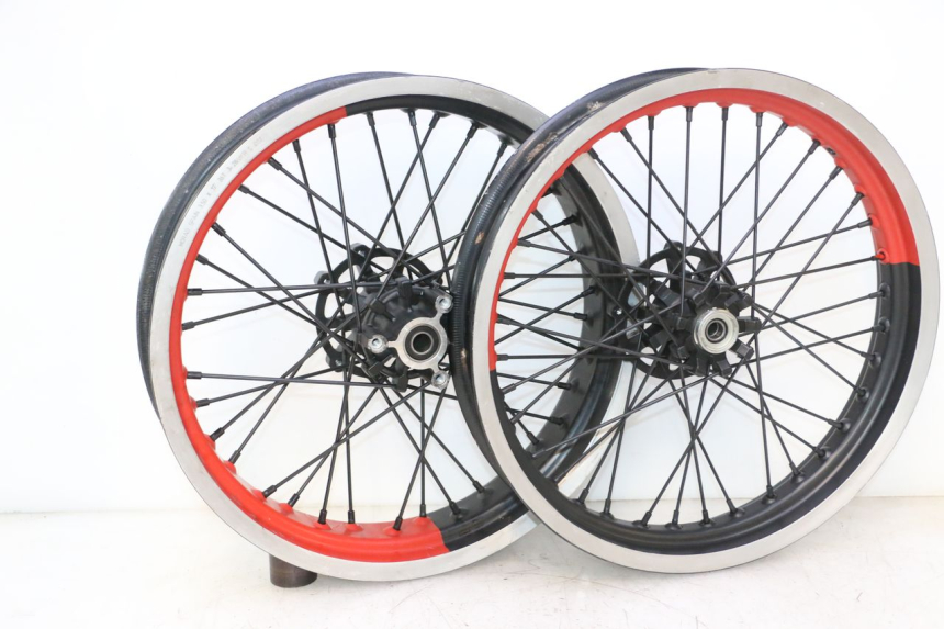 photo de PAAR VELGEN HM HONDA CRM DERAPAGE RR 50 (2006 - 2017) - Detail van het onderdeel