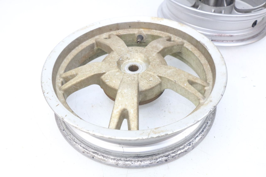 photo de SET VELGEN PEUGEOT KISBEE 4T 50 (2010 - 2017) - Zoom op componenten