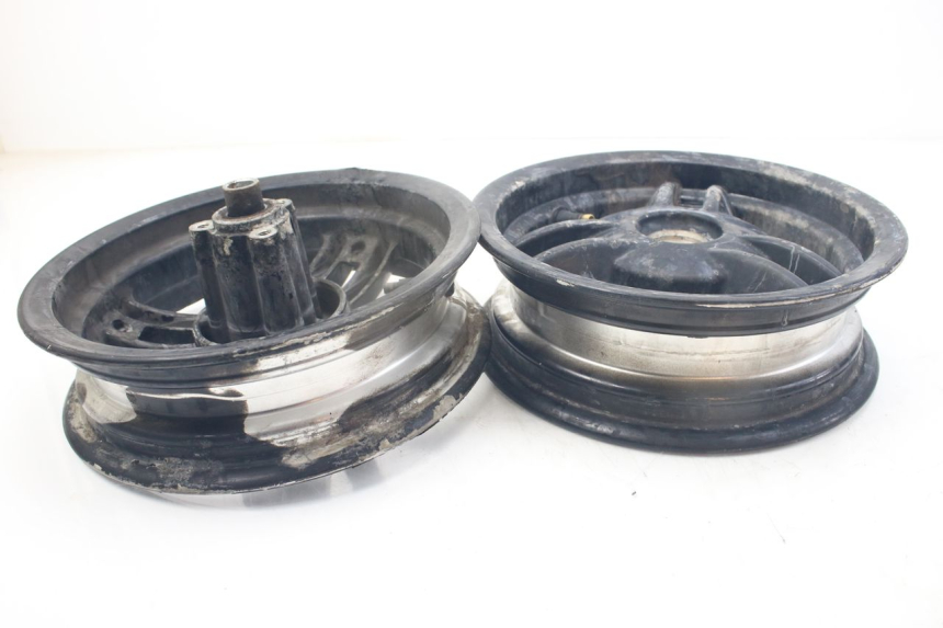 photo de SET VELGEN PEUGEOT LUDIX SNAKE 2T 50 (2004 - 2014) - Bevestigingspunten