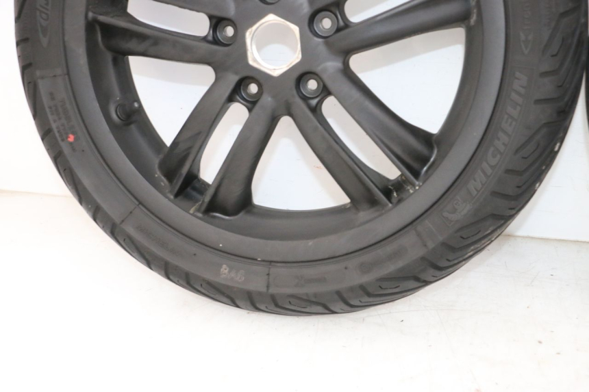 photo de SET VELG PIAGGIO MP3 HPE 300 (2019 - 2026) - Visuele inspectie