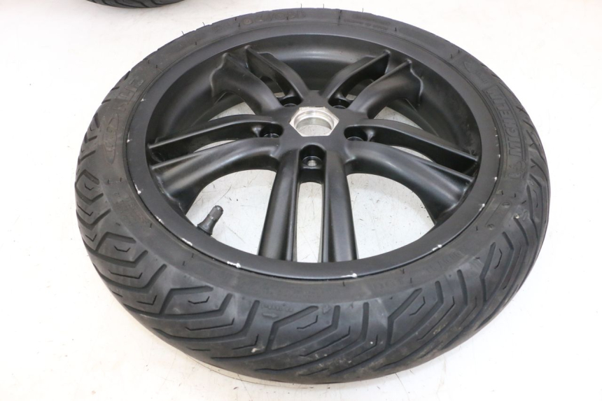 photo de SET VELG PIAGGIO MP3 HPE 300 (2019 - 2026) - Overzicht